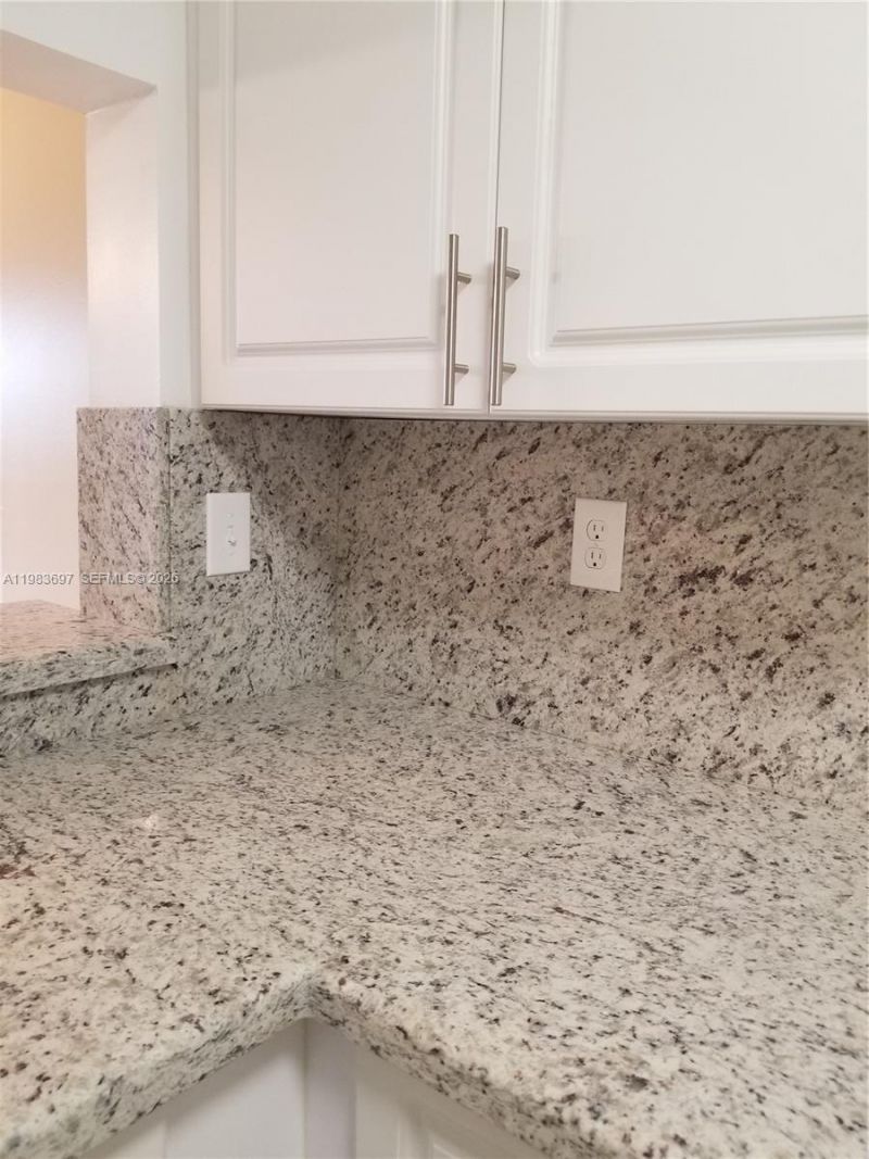 9520 Seagrape Dr , Unit 303, Davie, FL 33324 Photo