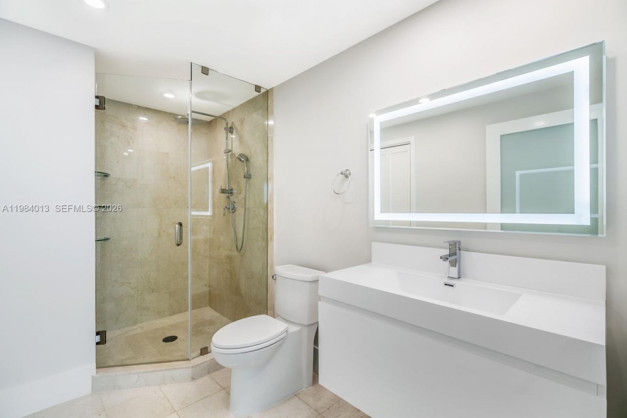 6799 Collins Ave , Unit 1404, Miami Beach, FL 33141 Photo