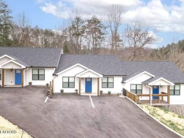2814 Seth Rd, Pigeon Forge, TN 37863