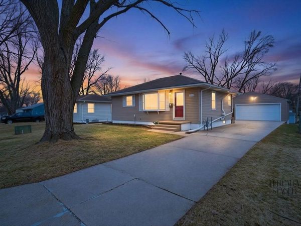 1286 Scott Avenue, Waterloo, IA 50701