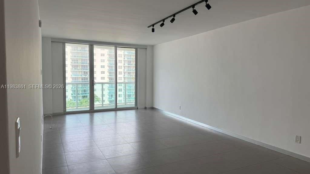 19380 Collins Ave , Unit 905, Sunny Isles Beach, FL 33160 Photo