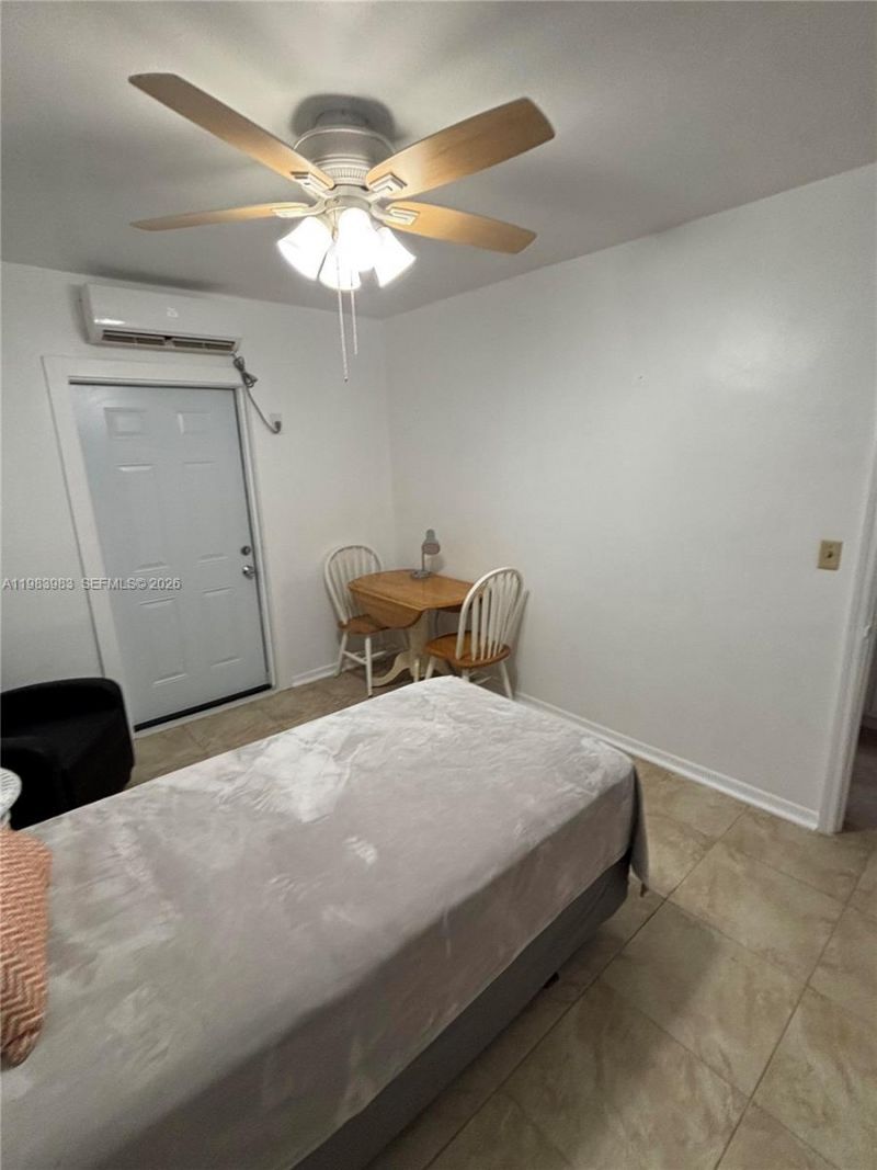 6102 SW 58th St, Unit C, South Miami, FL 33143 Photo