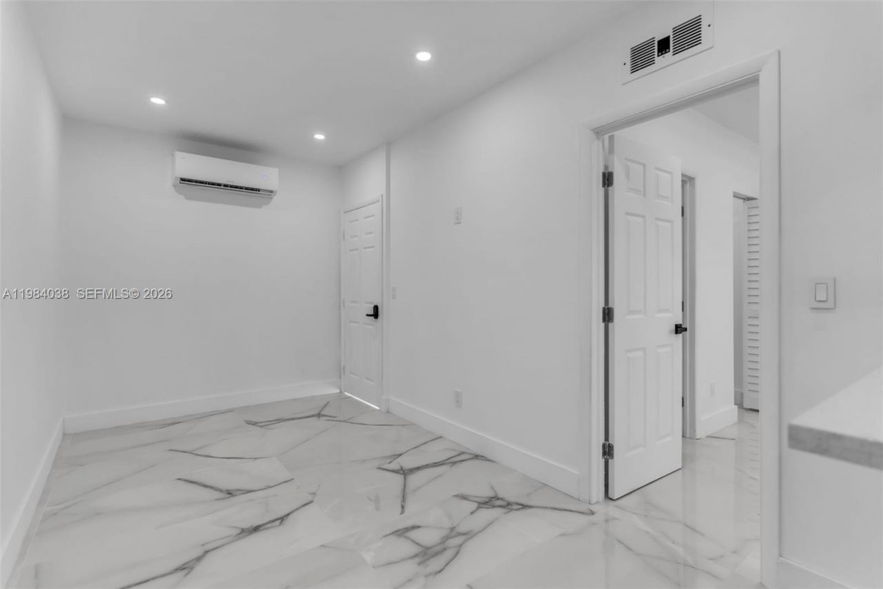 14848 SW 180th St , Miami, FL 33187 Photo