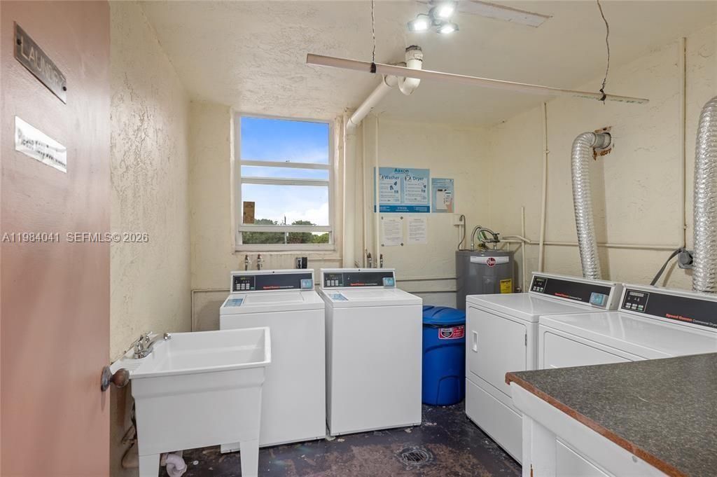 2841 Somerset Dr, Unit 318, Lauderdale Lakes, FL 33311 Photo