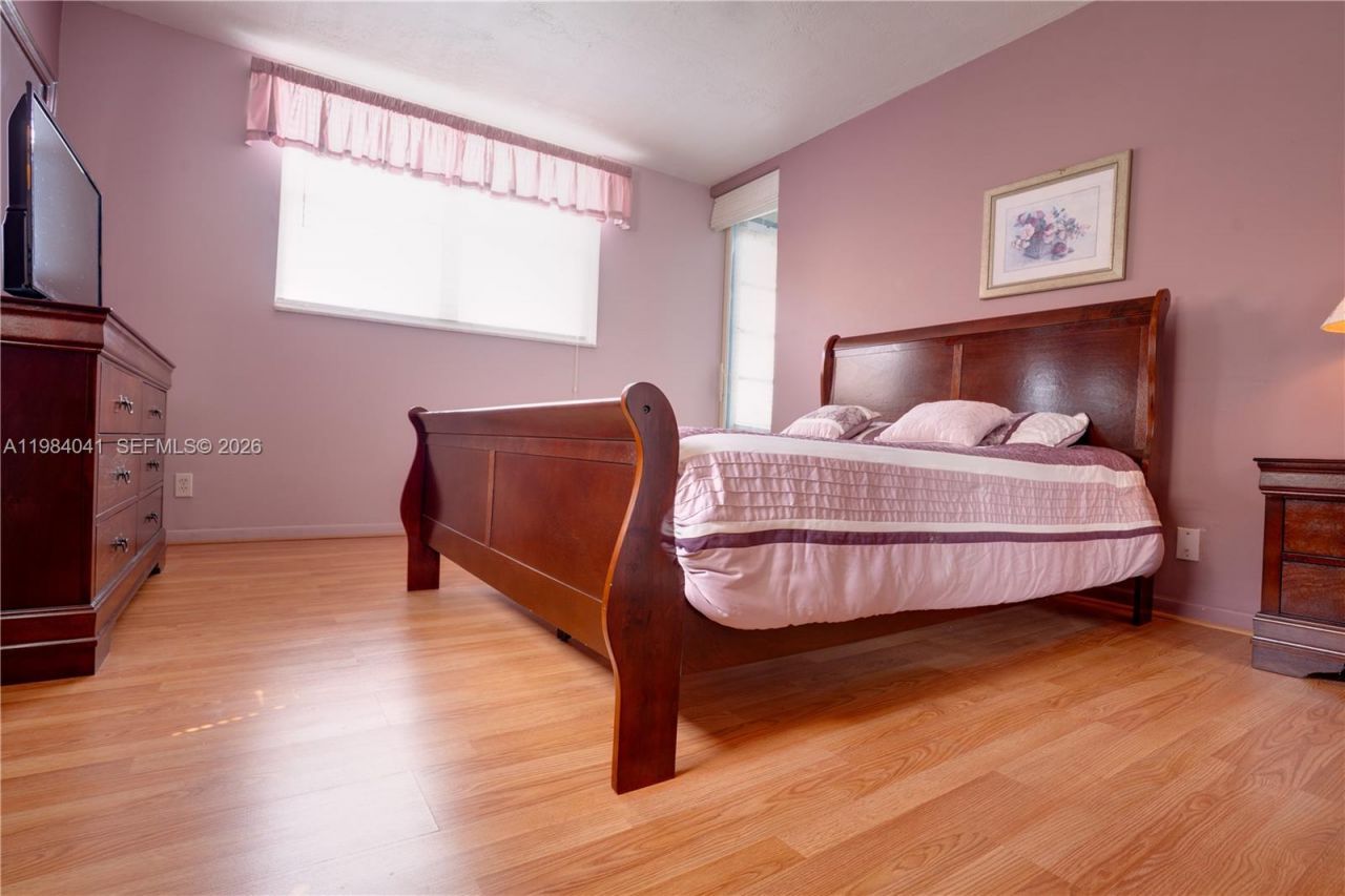 2841 Somerset Dr, Unit 318, Lauderdale Lakes, FL 33311 Photo