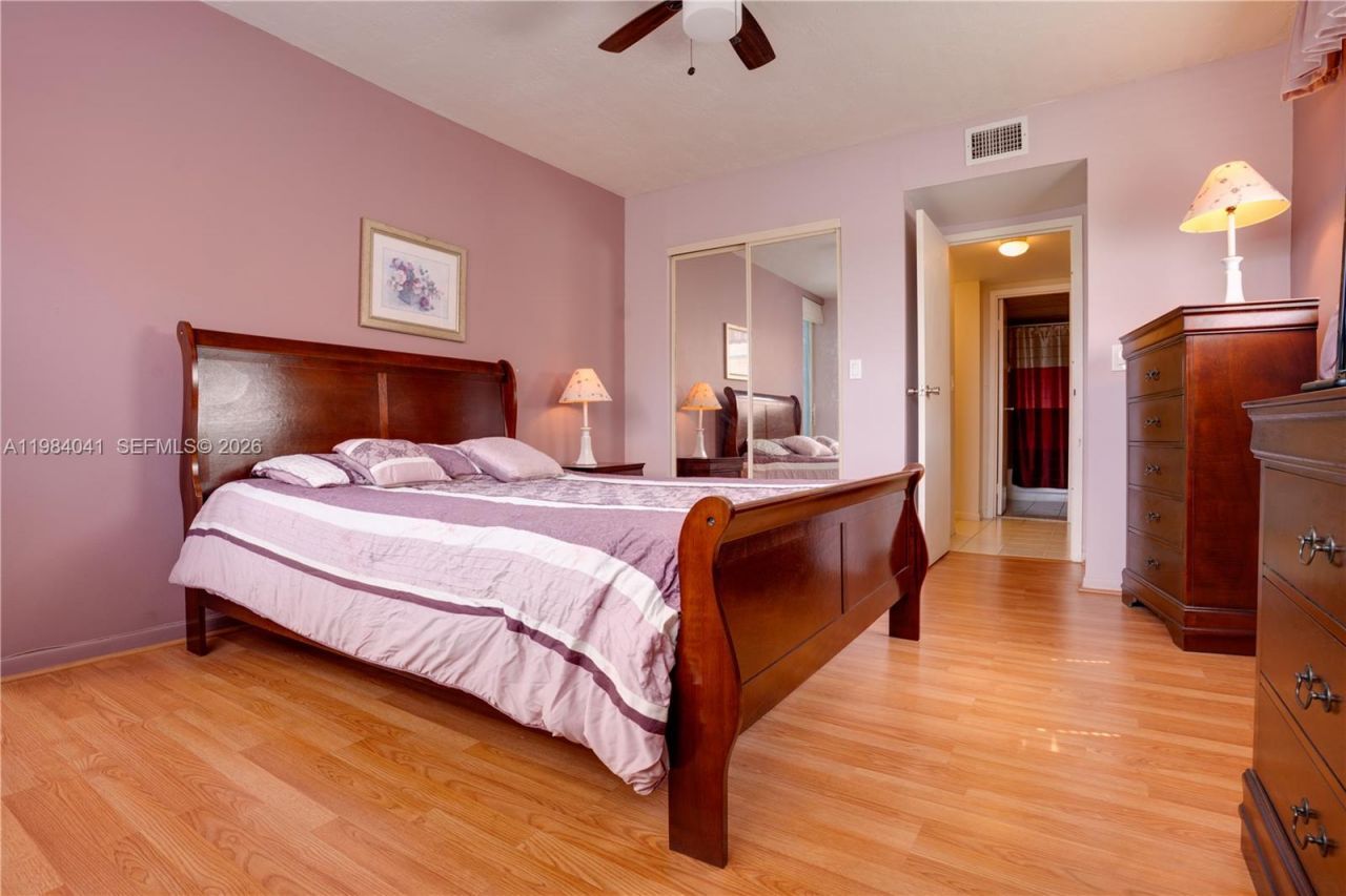 2841 Somerset Dr, Unit 318, Lauderdale Lakes, FL 33311 Photo