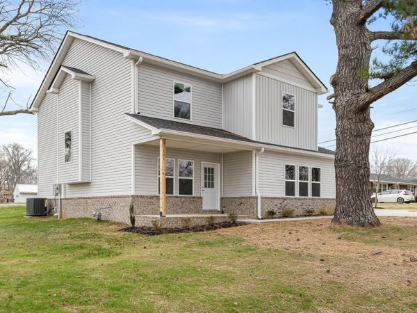 101 Hilltop Dr , Columbia, TN 38401