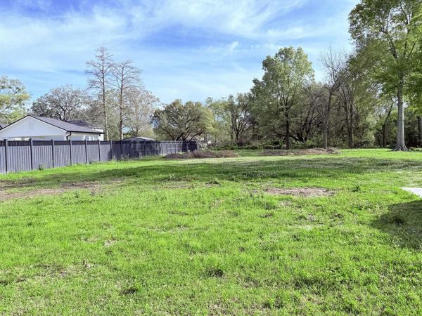 8966 Hill Dr, Saint George, LA 70809