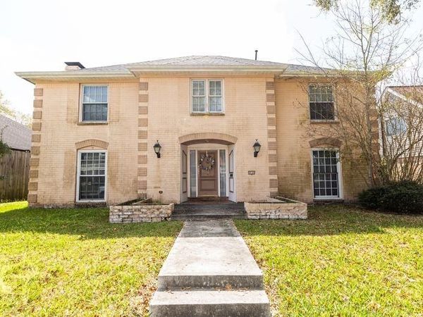 3735 PIN OAK Avenue, New Orleans, LA 70131