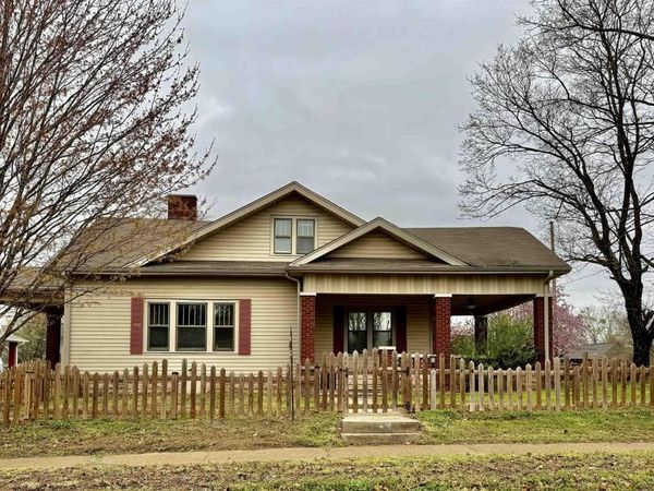 1087 E College Street, Batesville, AR 72501