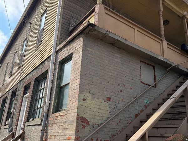 601 3rd St, Monessen, PA 15062