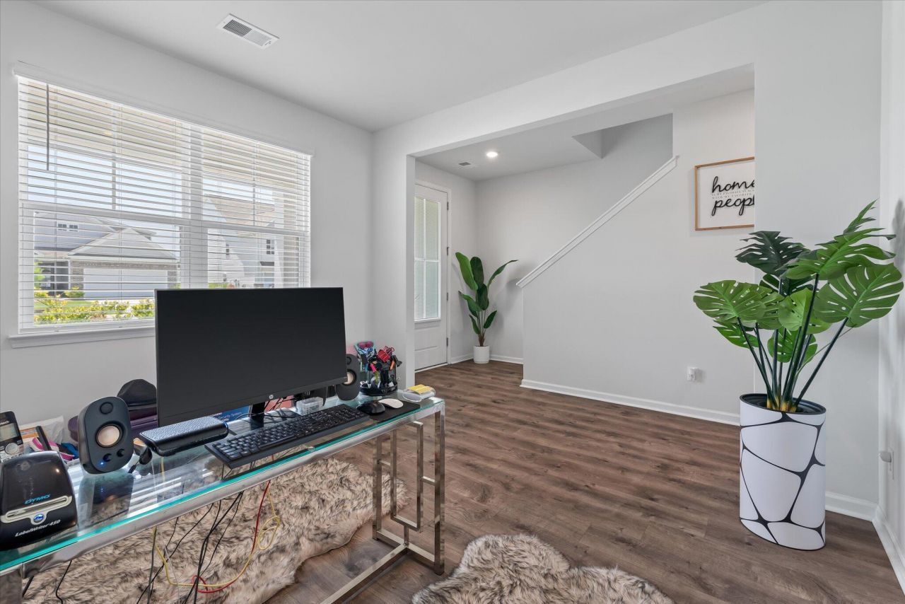 411 Bering Lane Photo 8