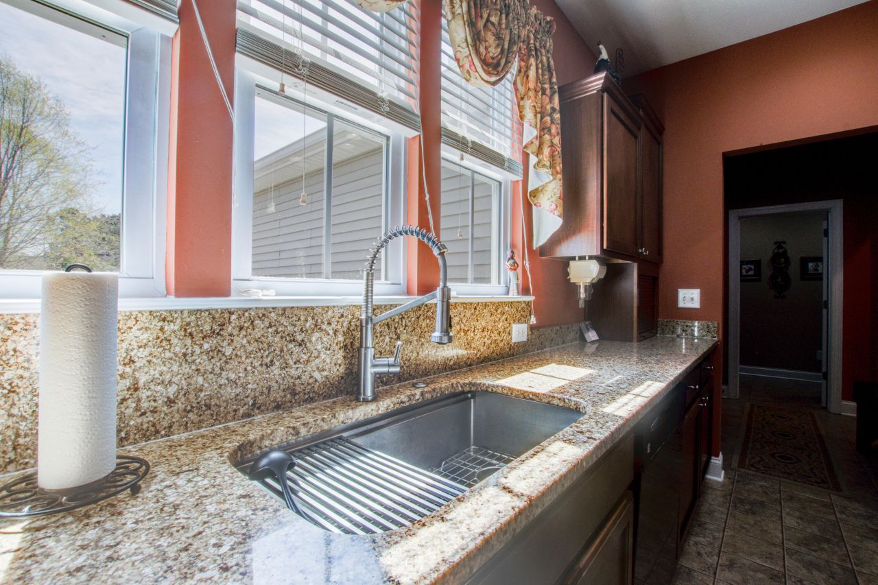 184 Columns Road Photo 11