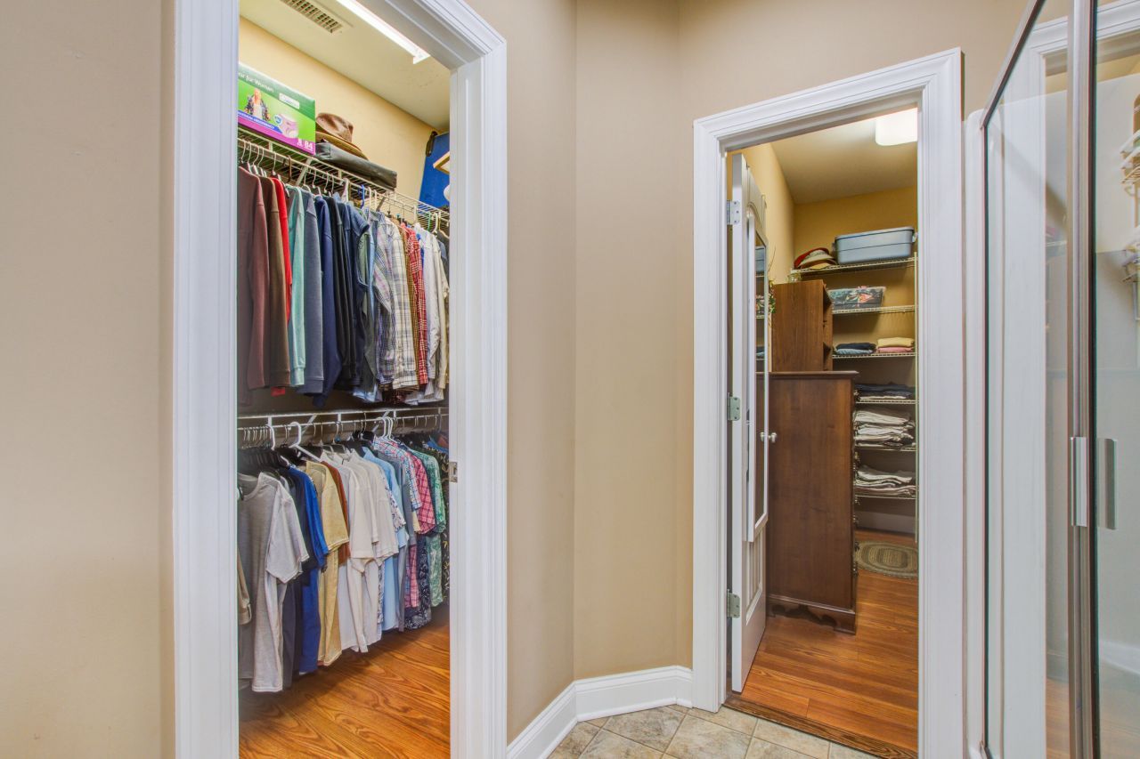 184 Columns Road Photo 24