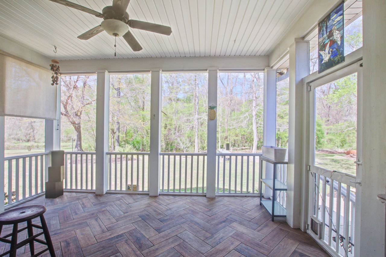 184 Columns Road Photo 40