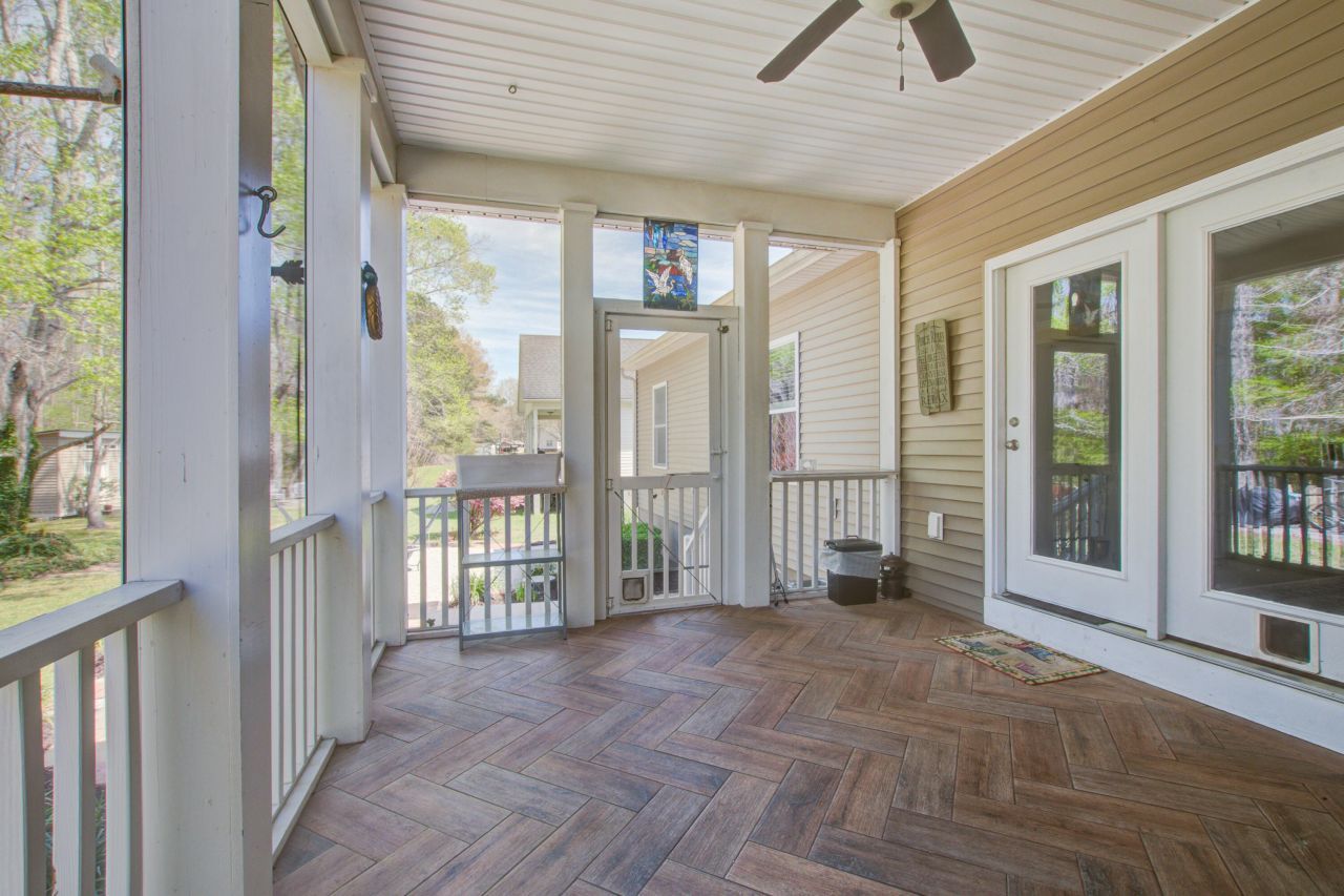 184 Columns Road Photo 41