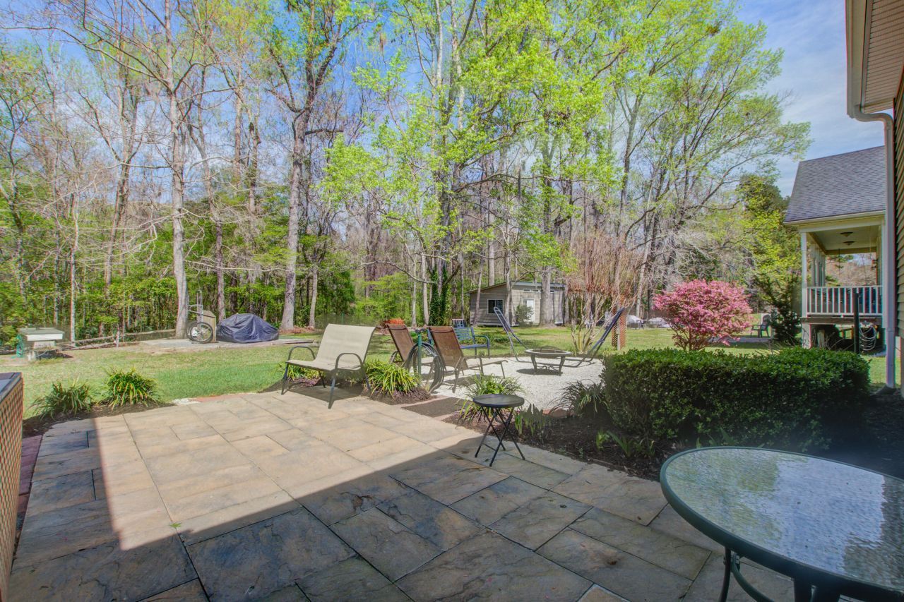 184 Columns Road Photo 43