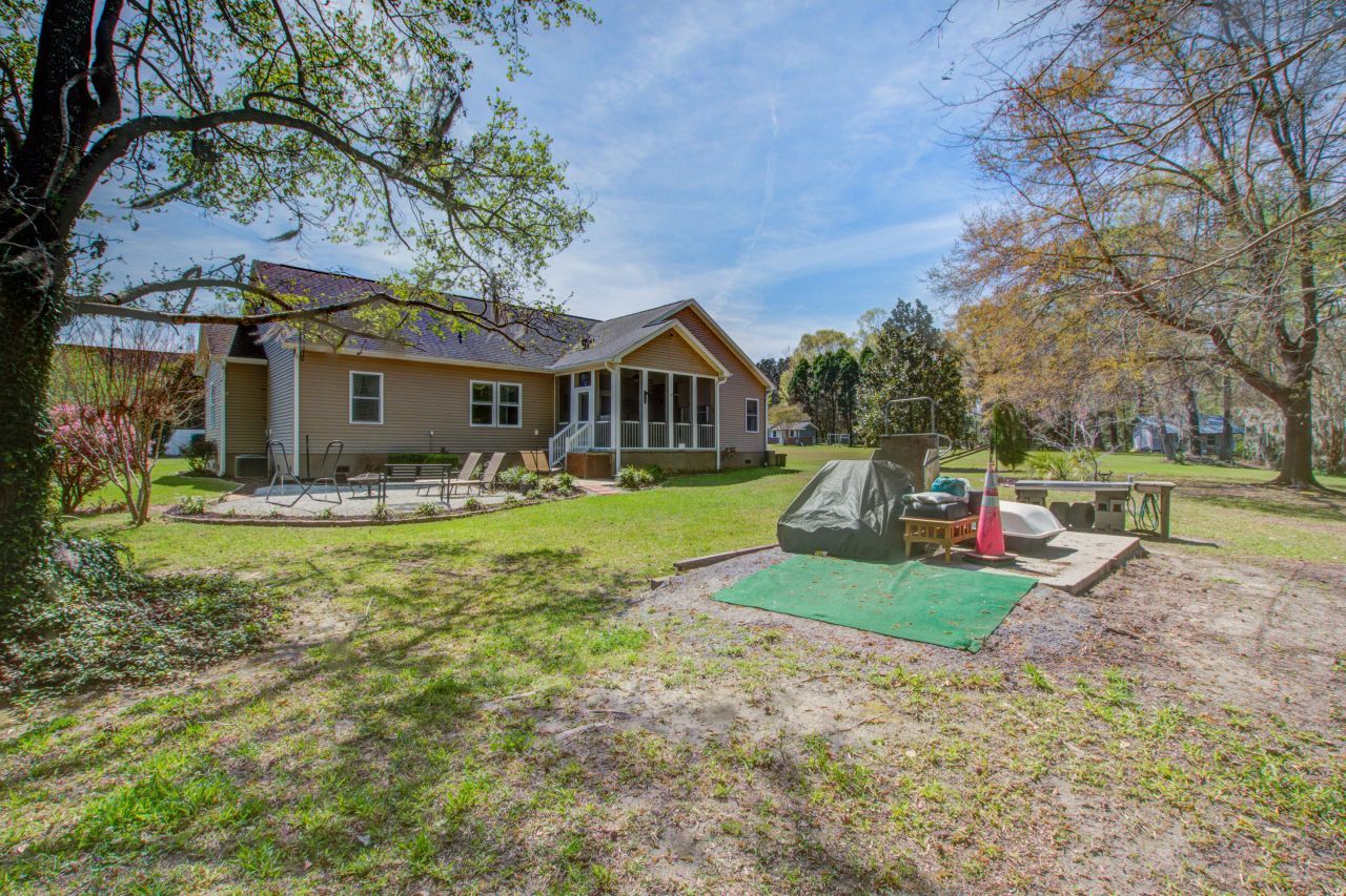 184 Columns Road Photo 45