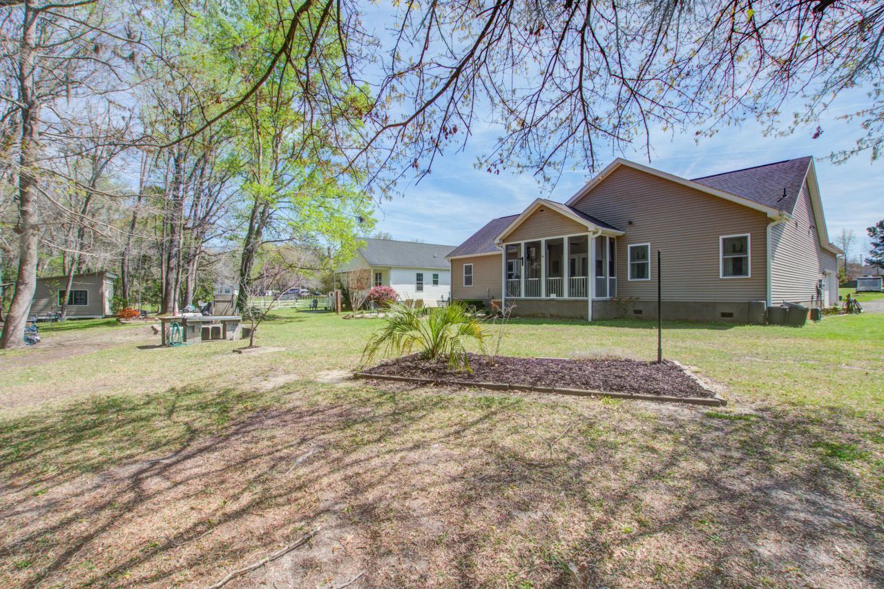 184 Columns Road Photo 46