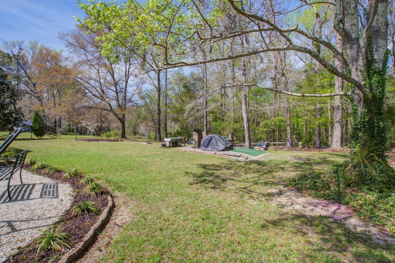 184 Columns Road Photo 48