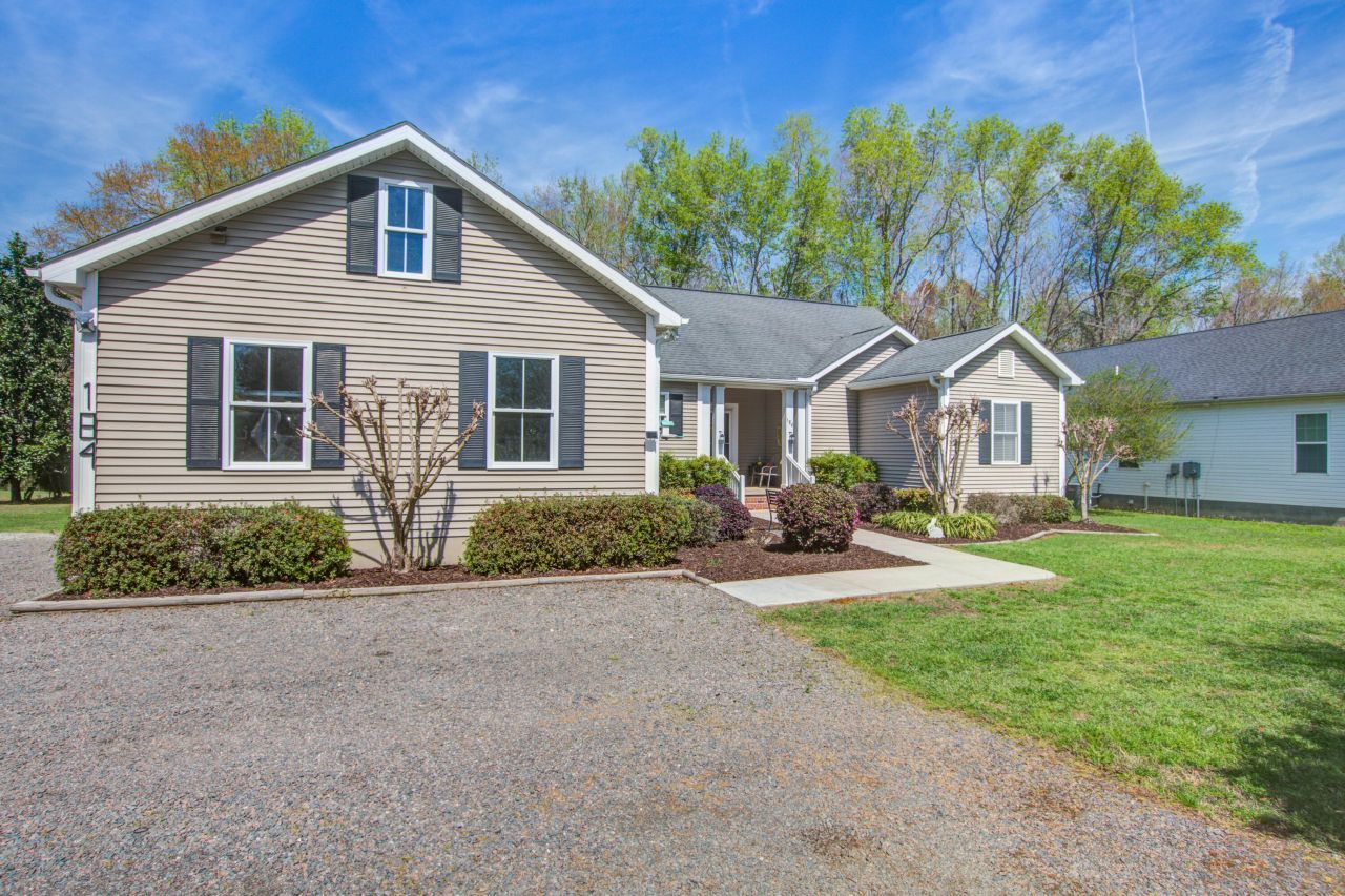 184 Columns Road Photo 49