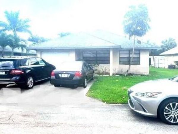 1322 Pines Lane, West Palm Beach, FL 33415