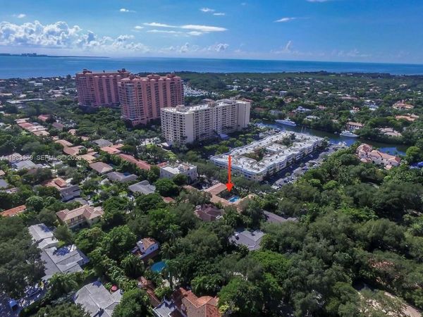 125 Edgewater Dr, Unit 1, Coral Gables, FL 33133