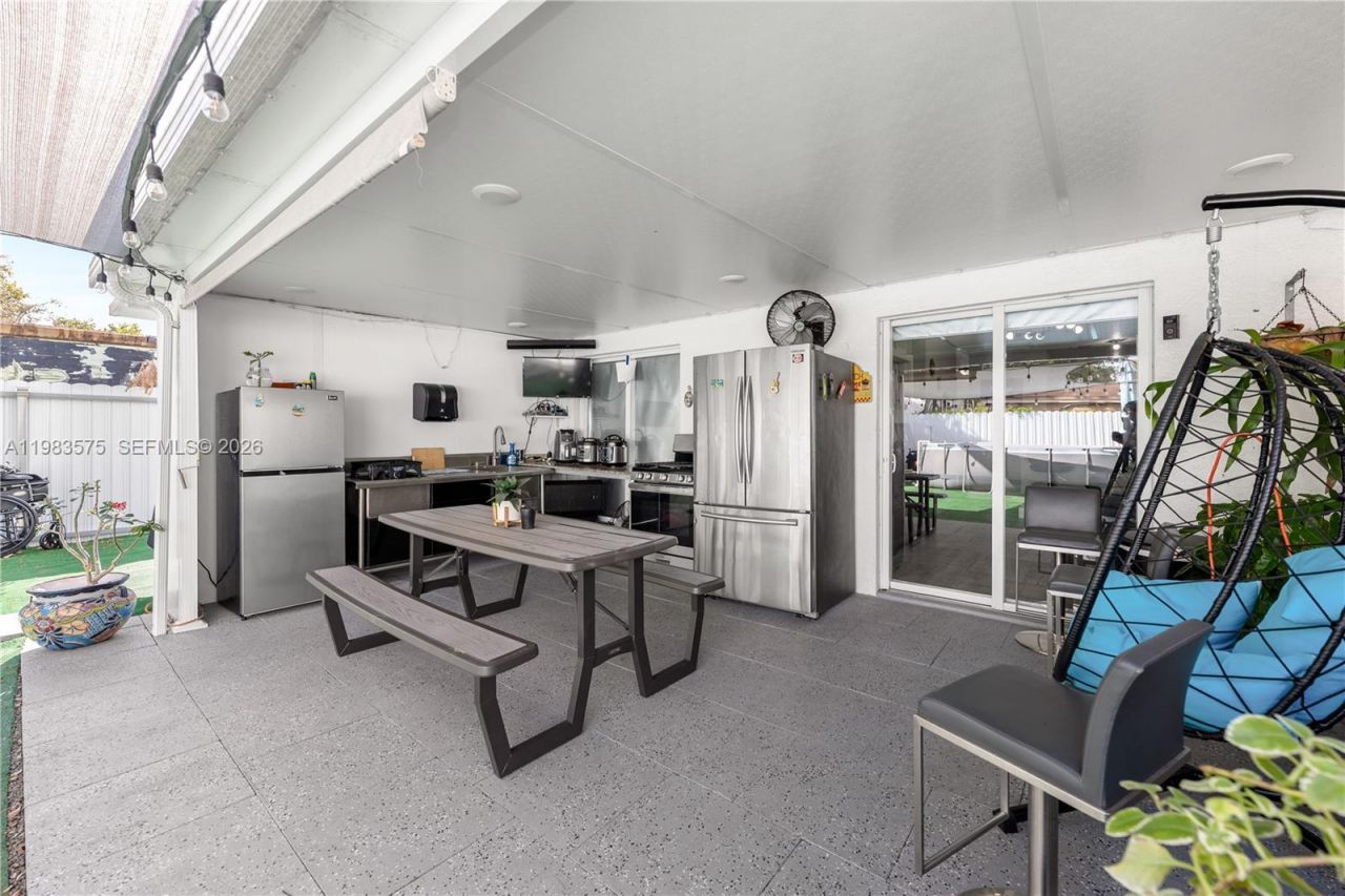 2419 NW 101st St , Miami, FL 33147 Photo