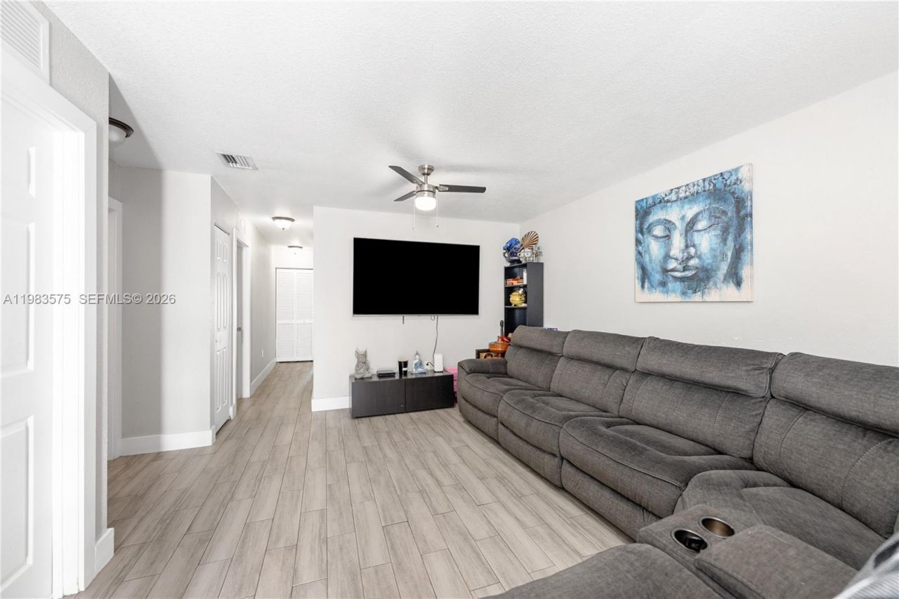 2419 NW 101st St , Miami, FL 33147 Photo