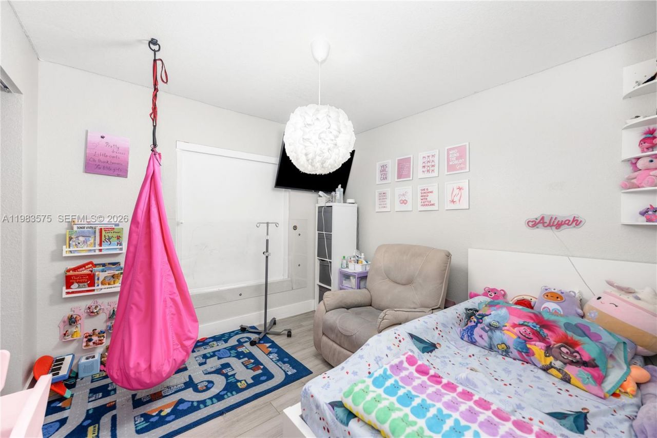 2419 NW 101st St , Miami, FL 33147 Photo