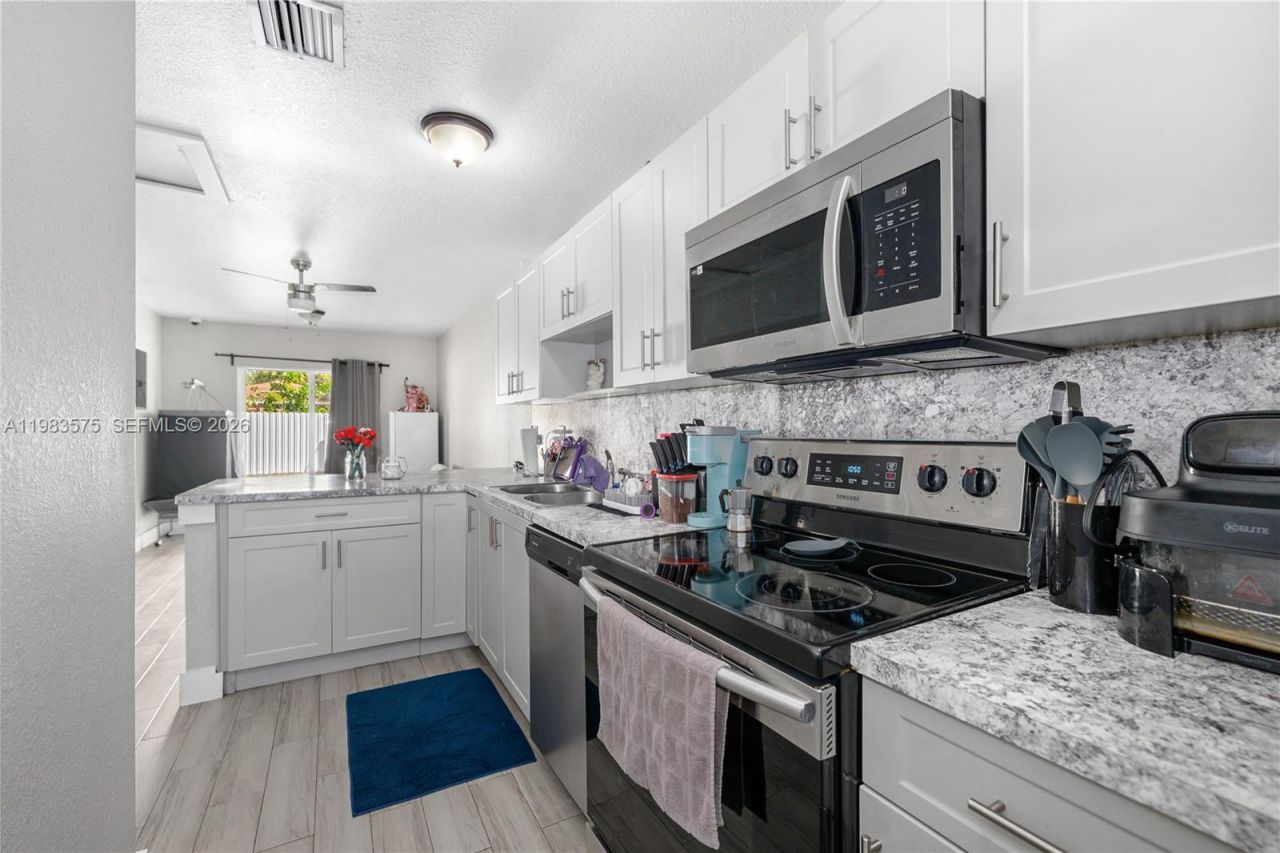 2419 NW 101st St , Miami, FL 33147 Photo