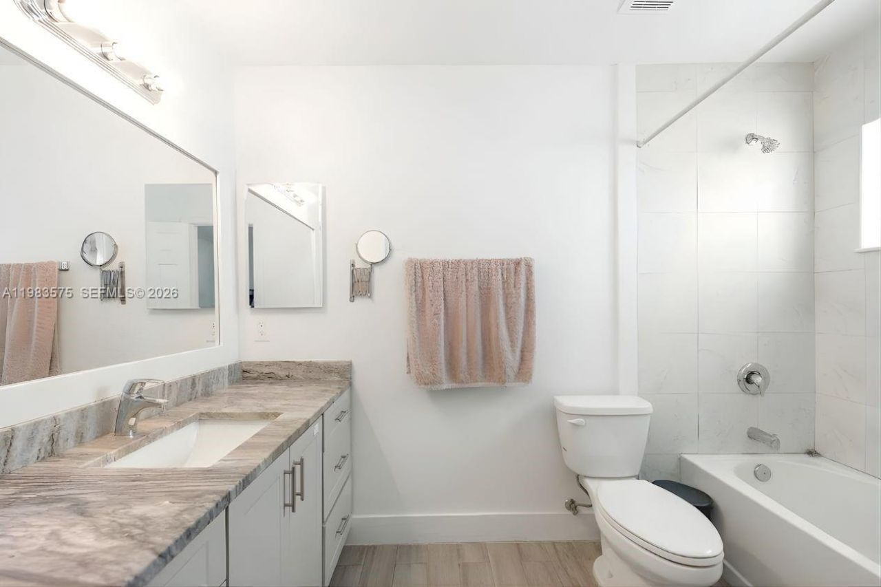 2419 NW 101st St , Miami, FL 33147 Photo