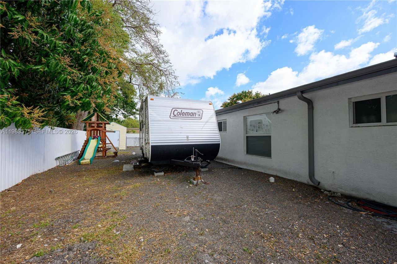 2419 NW 101st St , Miami, FL 33147 Photo