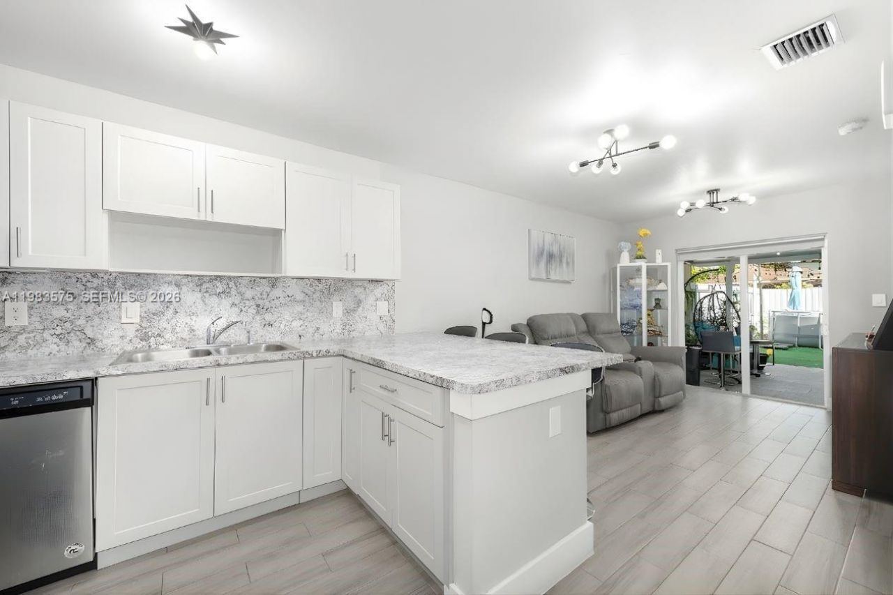 2419 NW 101st St , Miami, FL 33147 Photo