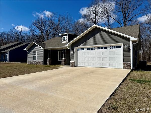 329 Apple Park Way , Poplar Bluff, MO 63901