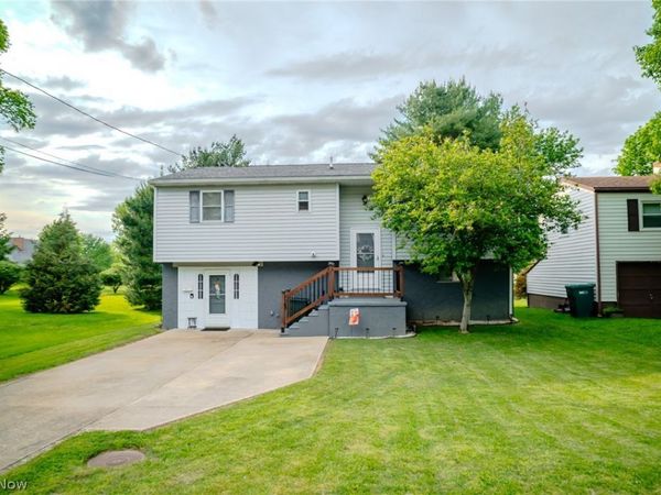 814 W 4th Street, Williamstown, WV 26187