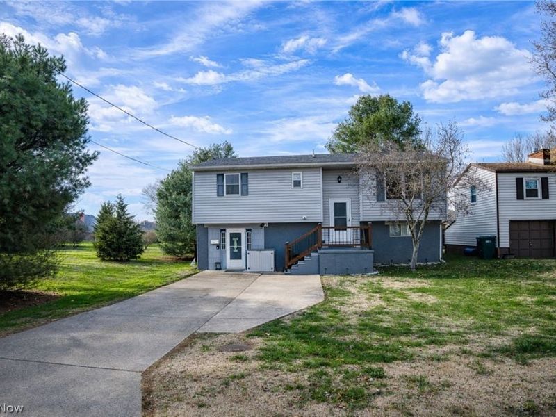 814 W 4th Street, Williamstown, WV 26187 Photo 1