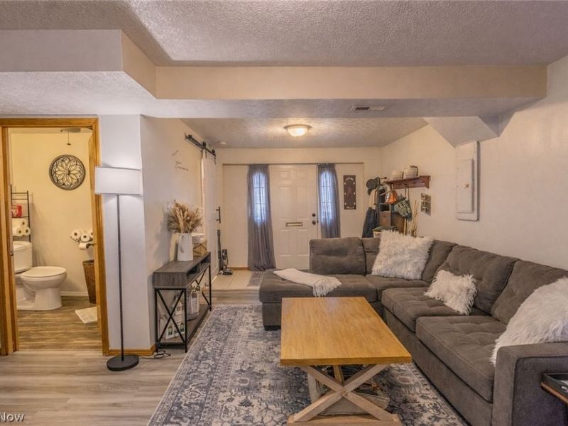 814 W 4th Street, Williamstown, WV 26187 Photo 10