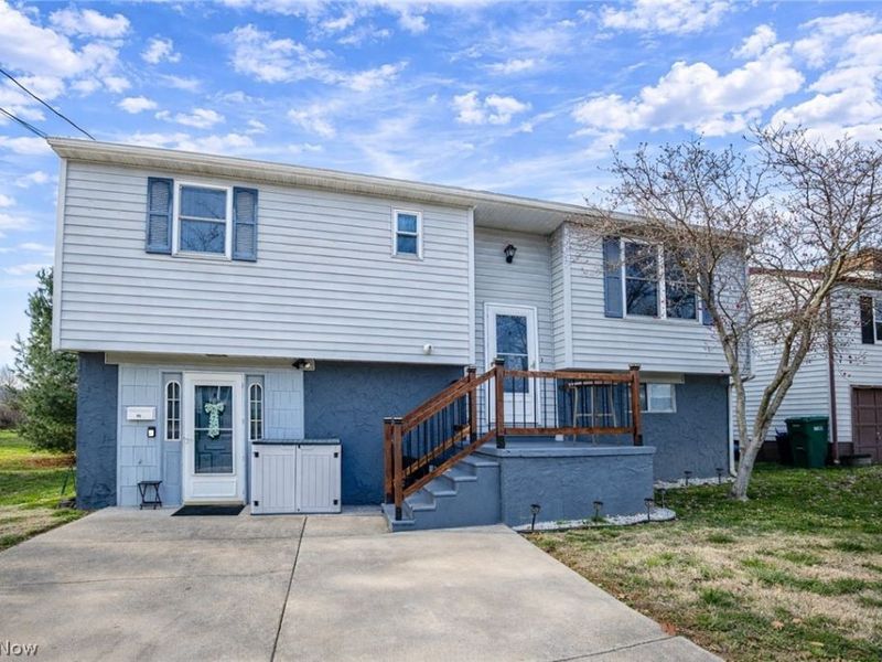 814 W 4th Street, Williamstown, WV 26187 Photo 2