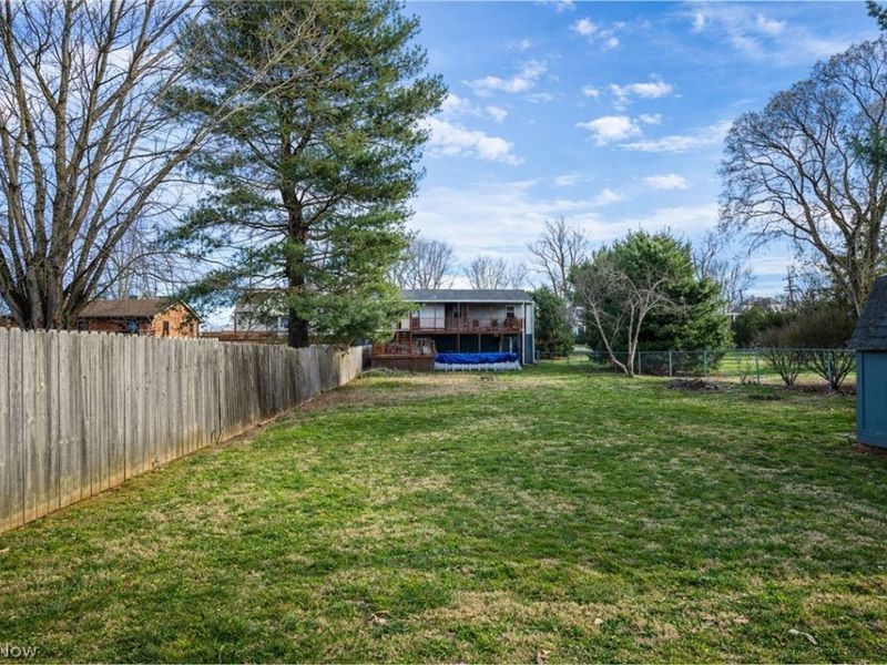 814 W 4th Street, Williamstown, WV 26187 Photo 3