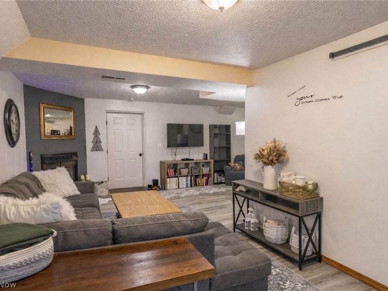 814 W 4th Street, Williamstown, WV 26187 Photo 8