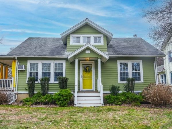 17 Main St, Lebanon, NJ 08833