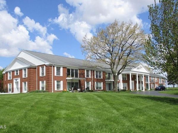 425 W Ridge Drive, Fostoria, OH 44830