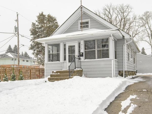 912 Blackstone AVENUE, Waukesha, WI 53186