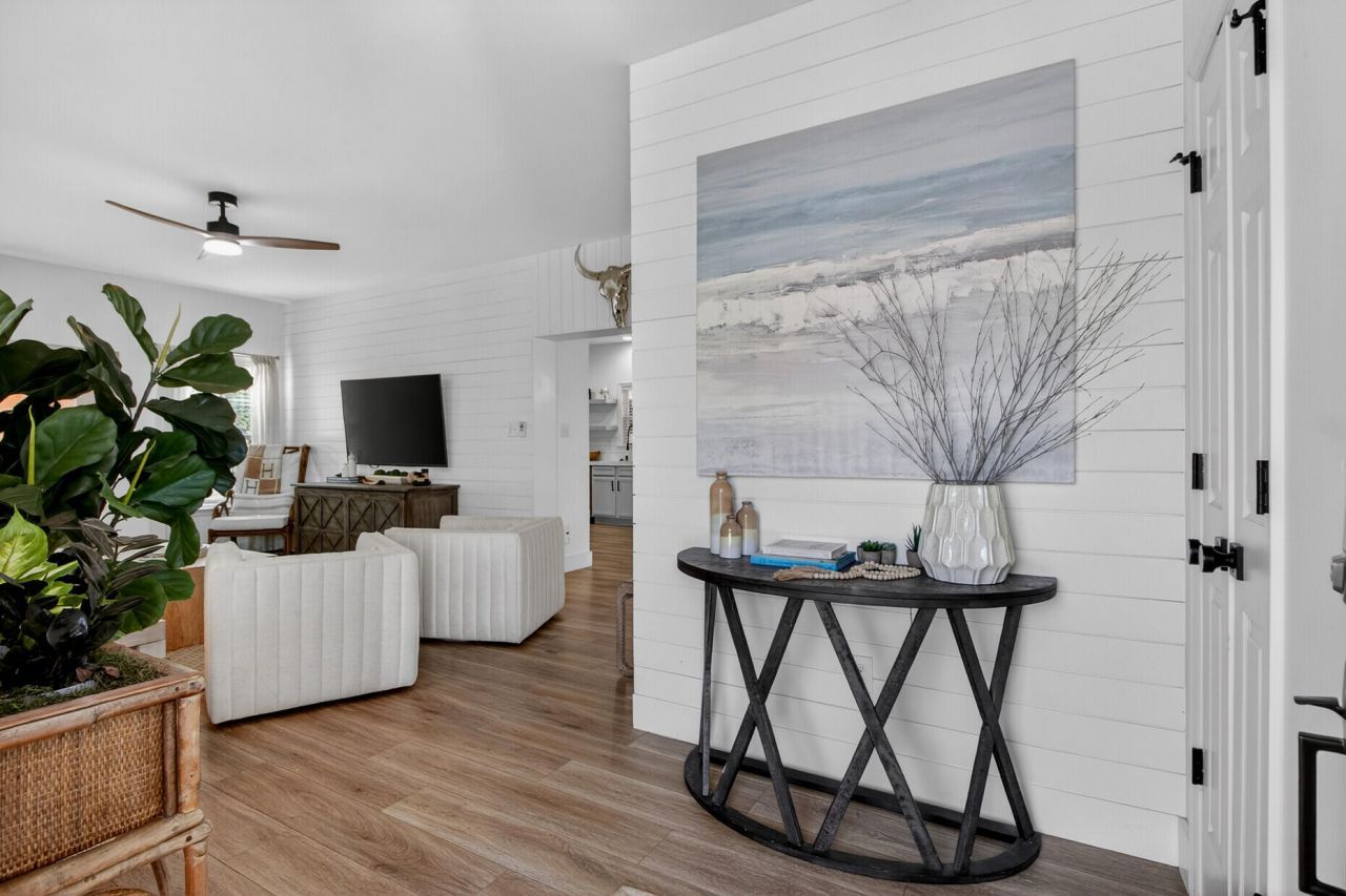 214 W Ashley Avenue Photo 12