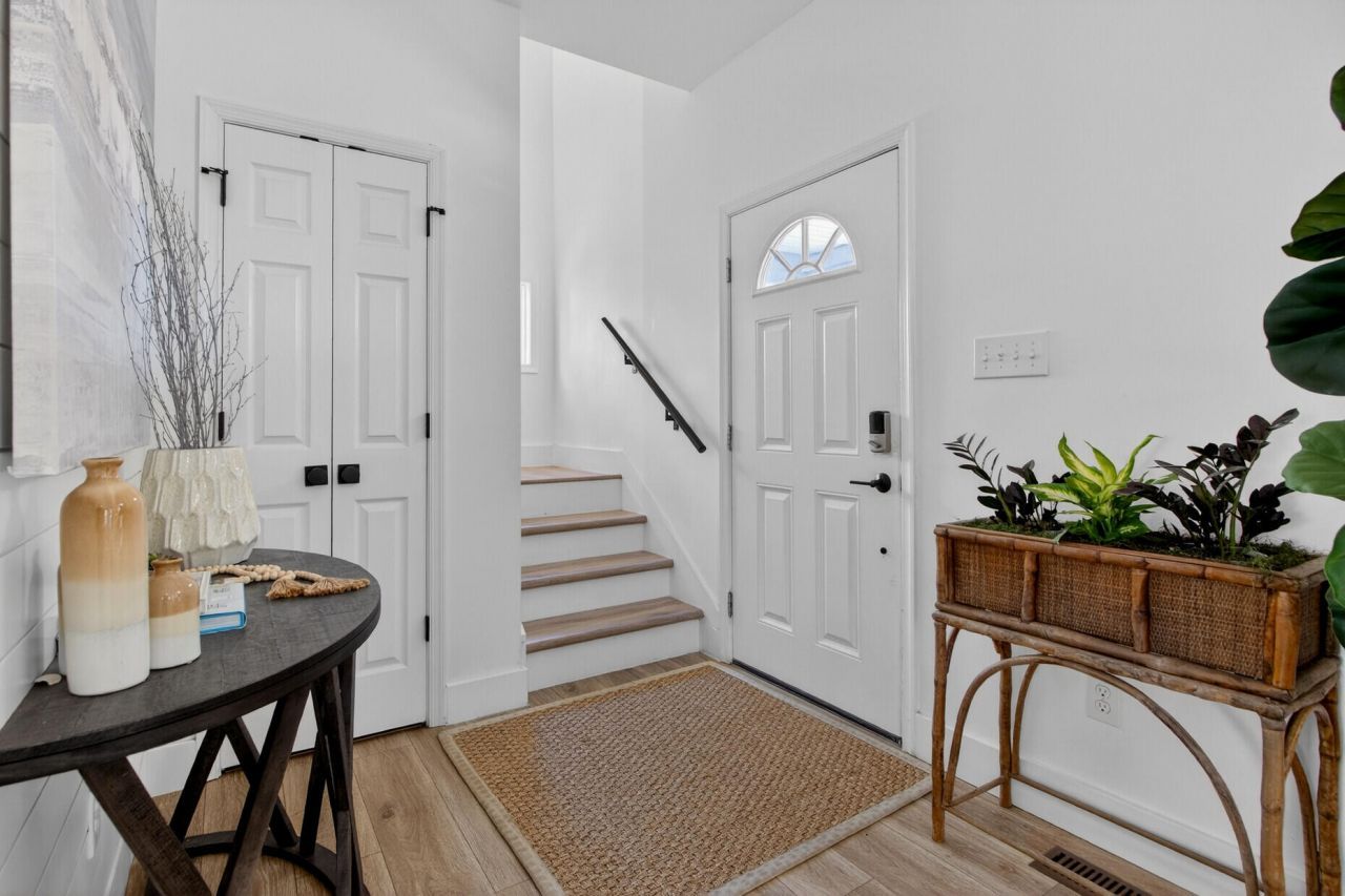 214 W Ashley Avenue Photo 26