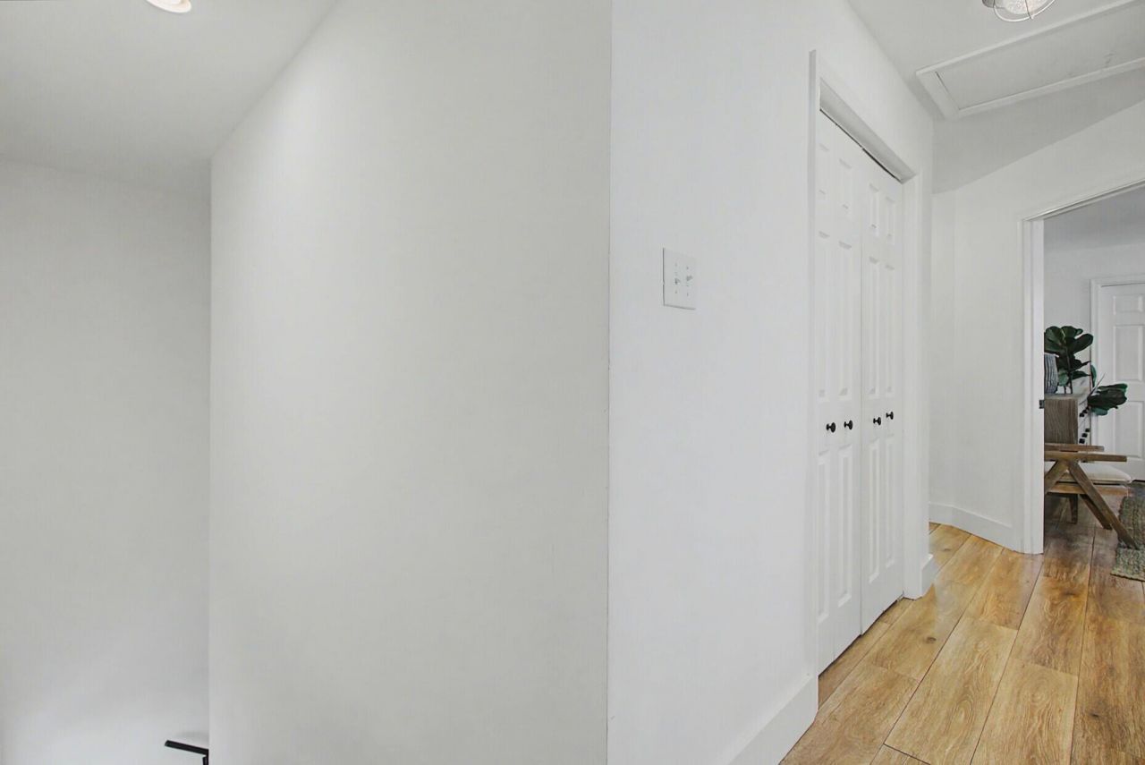 214 W Ashley Avenue Photo 28