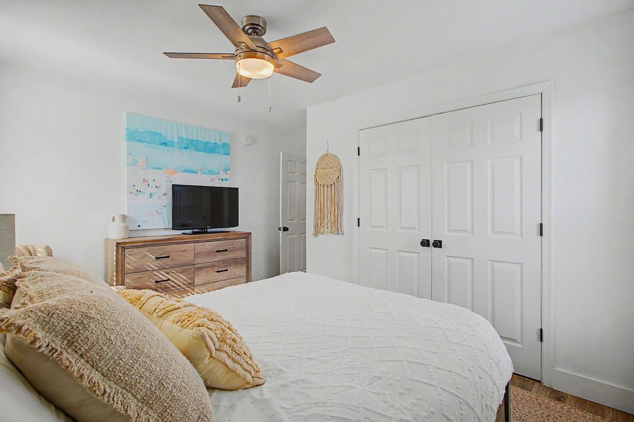 214 W Ashley Avenue Photo 35