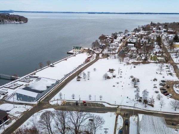 1 Miller Street , Belfast, ME 04915