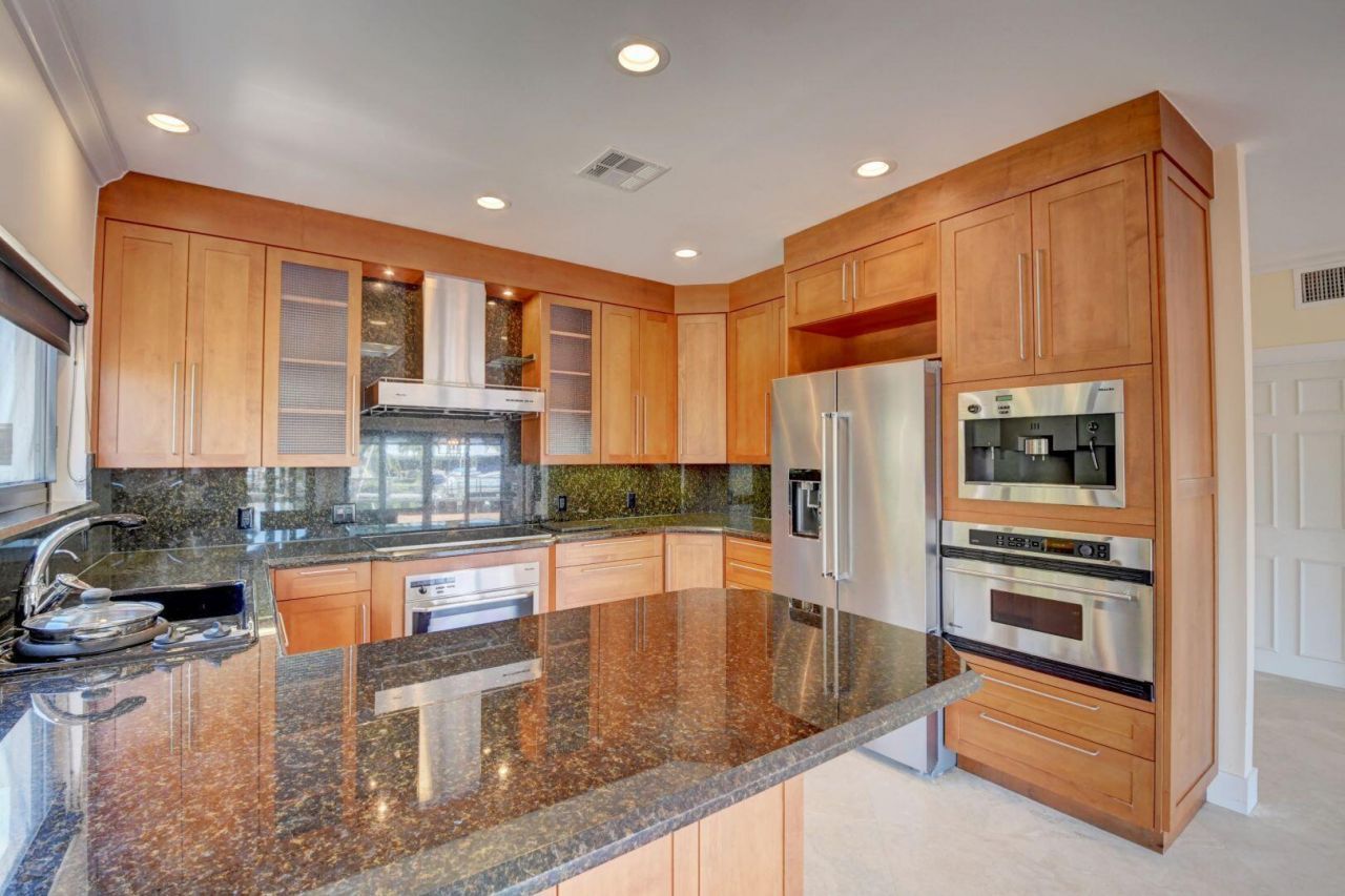 1121 Bel Air Drive, Unit 4, Highland Beach, FL 33487 Photo